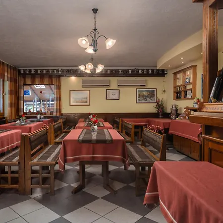 ゲストハウス Janika ボニャルツバシュ