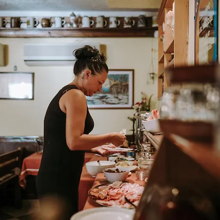 Janika ボニャルツバシュ