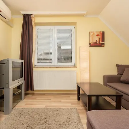 Janika 3* ボニャルツバシュ