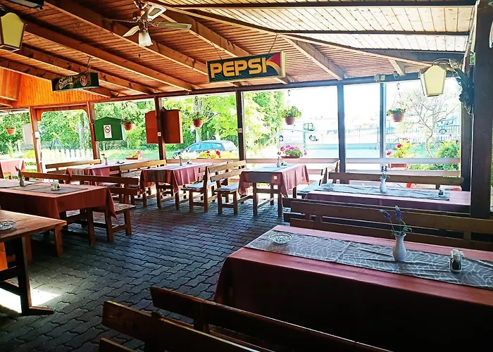 Janika בית הארחה פוניארצוושהג'