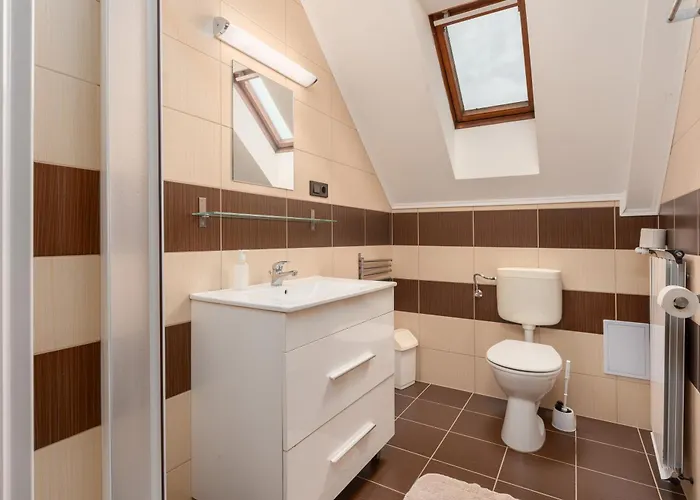 Janika בית הארחה